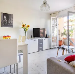 Joli T2 Tres Proche De La De Appartement